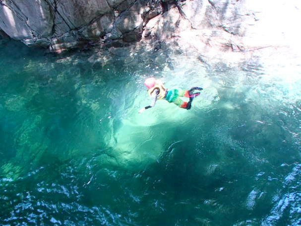 関西・滋賀県神崎川でキャニオニング